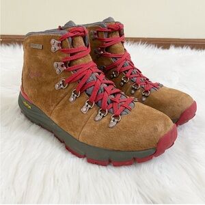 Danner Brown Suede Mountain 600 4.5” Hiking Boot Women's Sz 9 Lace Up Waterproof